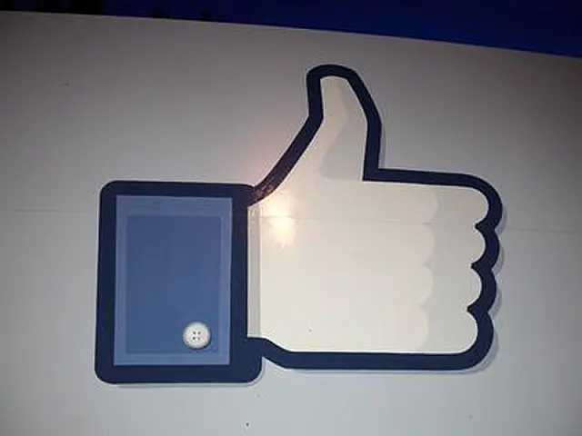 Facebook é processado por patente do botão "curtir"