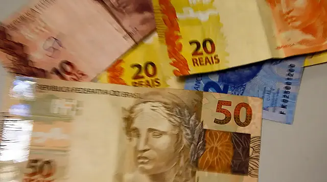 Salário mínimo passa a R$ 1.412 a partir desta segunda-feira