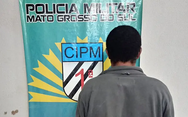 Ao averiguar som alto em bar, PM prende foragido da justiça em Bonito