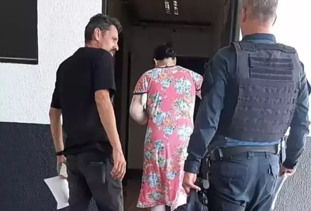 Mulher forja pagamento e dá calote em clínica para realizar cirurgias plásticas