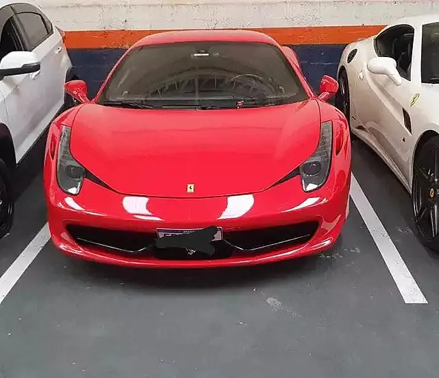 Veículos de luxo roubados são 'transformados' em carros militares