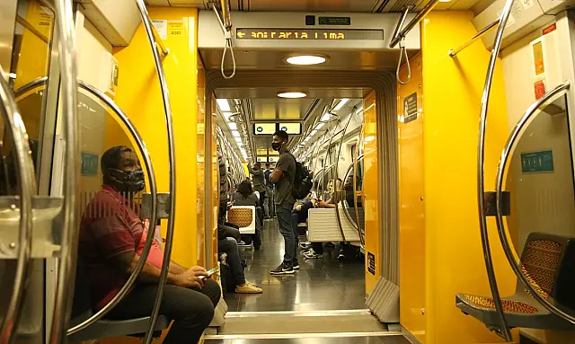 Brasil tem 15,7 mil novos casos e 537 mortes em 24 horas