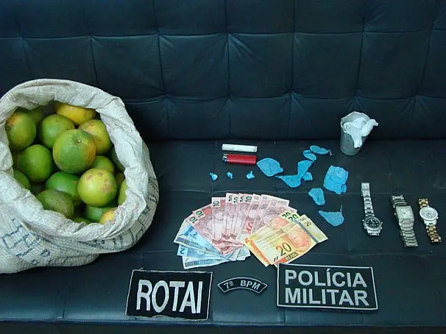 Após trocar drogas por saco de laranjas, traficante é preso pela Rotai