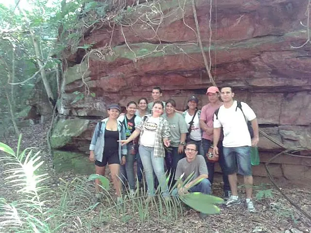 Grupo de pedagogia UFMS/CPAQ visita Sítio Arqueológico Cera
