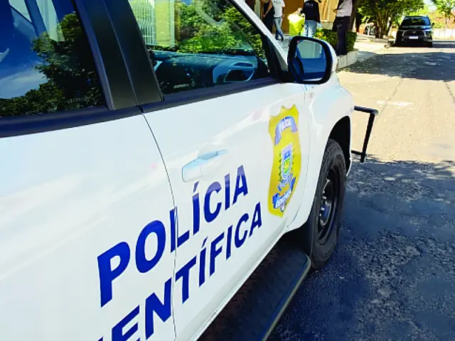Atentado a bala em casa de empresários de Aquidauana no centro da cidade