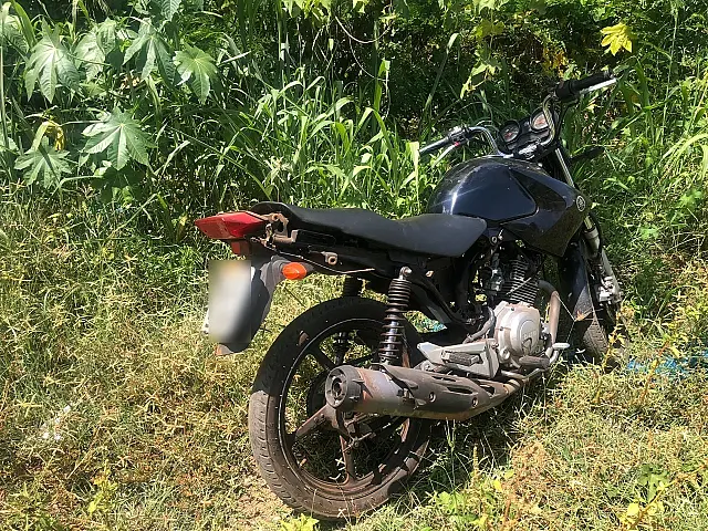 Moto furtada há sete dias é encontrada abandonada no bairro Serraria