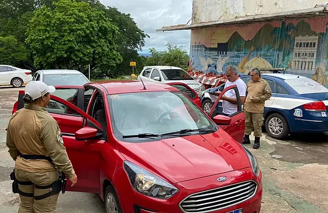 Prefeitura vistoria carros de aplicativo e identifica aprovados para corridas