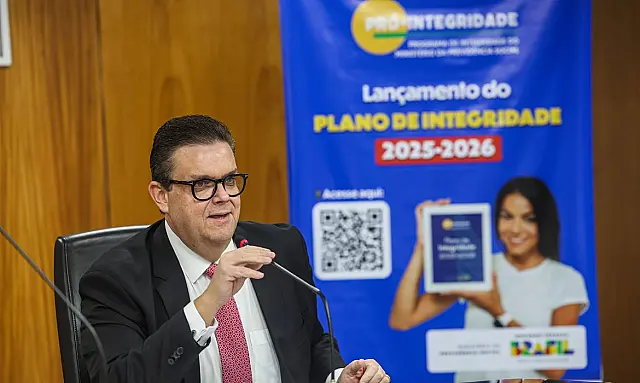 Descontos indevidos no INSS expõem falhas e mobilizam governo