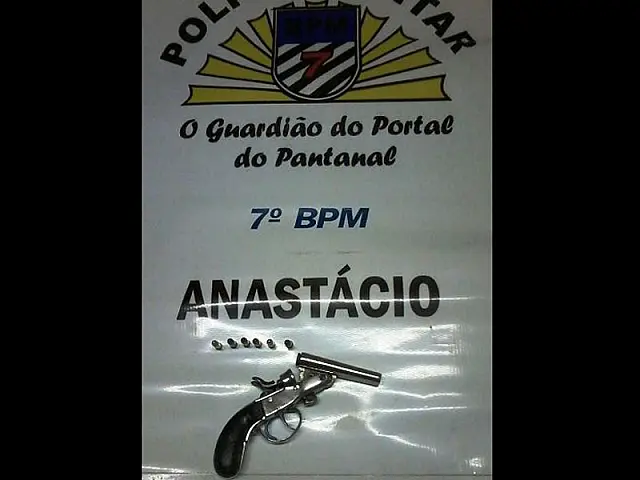 PM flagra jovem com arma de fogo durante abordagens a banhistas