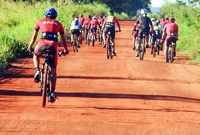 Ciclistas de Aquidauana e Anastácio se reúnem em passeio por pontos turísticos