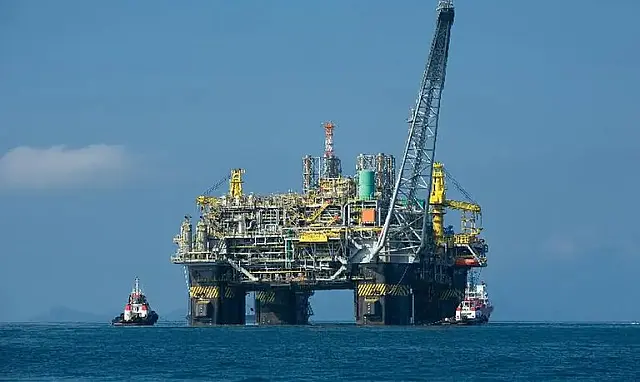 Brasil produz 4,383 milhões de barris de petróleo e gás natural em fevereiro