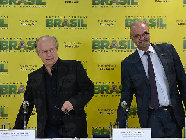 MEC está sem dinheiro para novos contratos do Fies