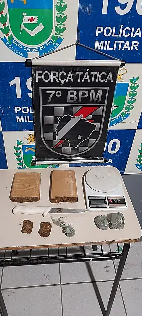 PM fecha ponto de drogas e prende suspeitos por tráfico em Anastácio