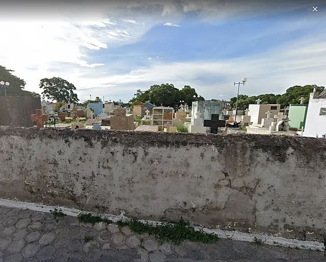 Mulher invade cemitério e tenta desenterrar corpo de ex-namorado em MS
