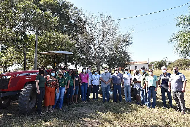 Aquidauana atende pequenos produtores com implementos e trator em Cipolândia e Indaiá