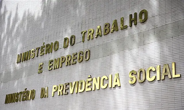Candidato pode usar marca de empresa privada em nome de urna, diz TSE