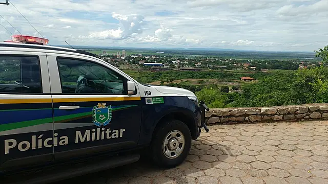 Homem é preso por estuprar menina de 12 anos a caminho do mercado