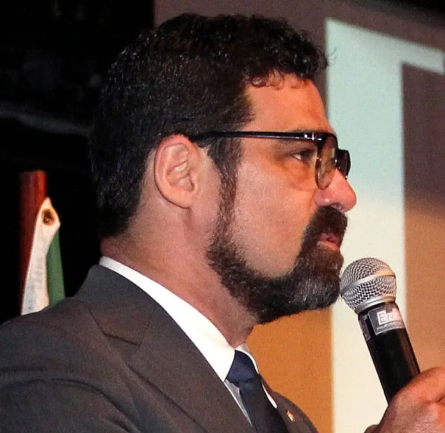 Audiência sobre danos causados no ambiente escolar é discutida em Anastácio