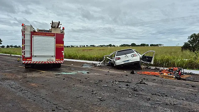 Colisão frontal deixa dois mortos na BR-060 em Camapuã