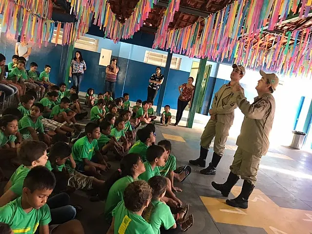 Corpo de Bombeiros realiza palestras educativas e preventivas
