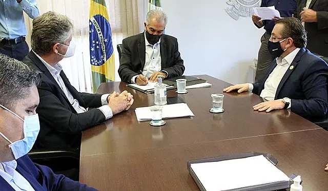 Governo firma convênio para incentivar projetos de inovação na área jurídica