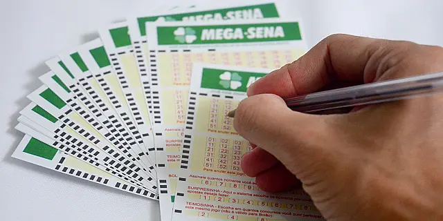 Mega-Sena acumula e pode pagar R$ 60 milhões no sábado