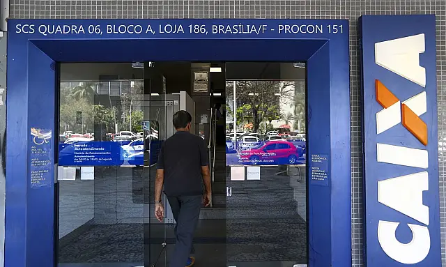 Caixa paga auxílio emergencial a 5 milhões de beneficiários
