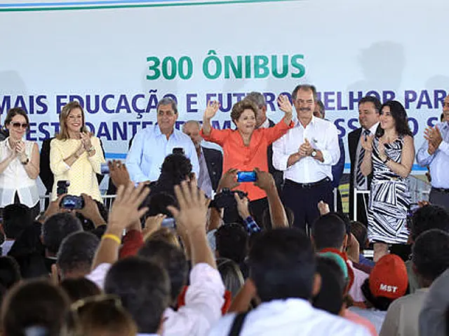 Rede Estadual de Educação receberá R$ 21 milhões para aquisição de tablets, ônibus e conjuntos escolares