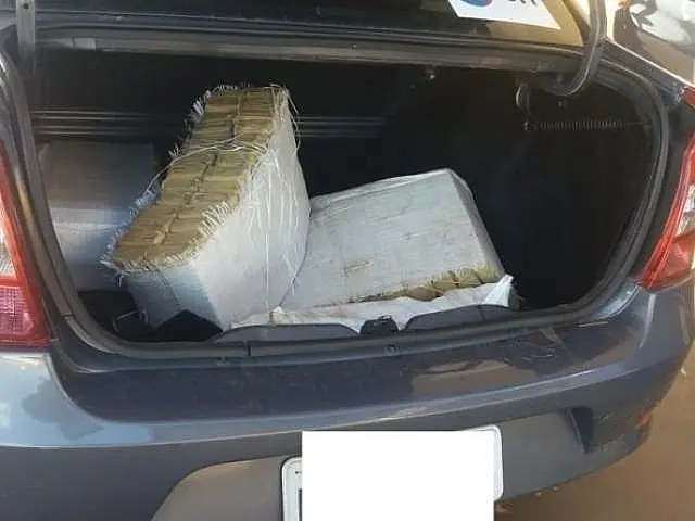 Com carro roubado em SP, jovem que receberia R$ 10 mil por tráfico de drogas é preso
