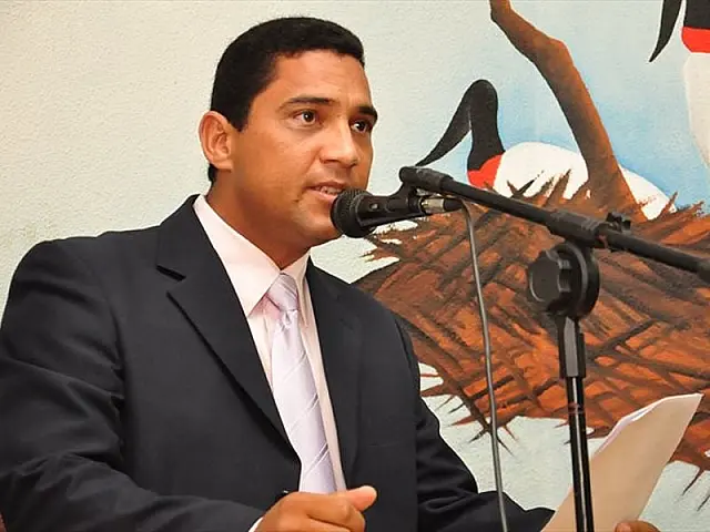 Montana apresenta três proposições em sessão plenária