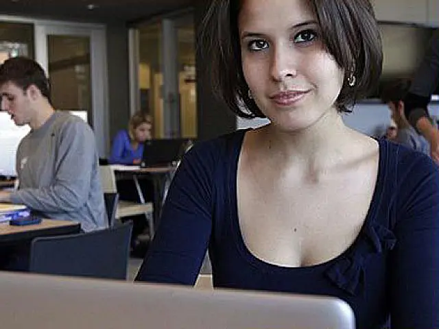 Conheça Catherine Cook, a versão feminina do criador do Facebook