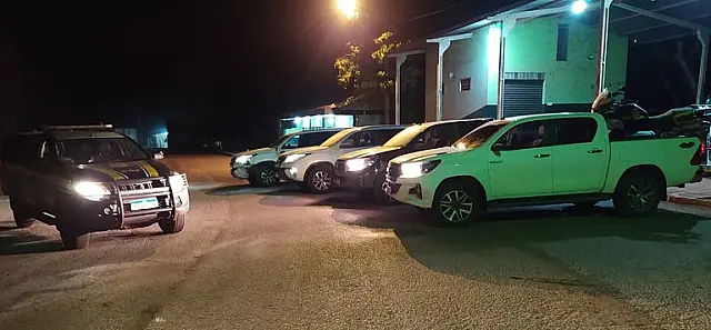 Durante fiscalização na BR-262, PRF recupera 5 veículos furtados