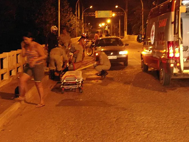Jovem fica ferida após acidente de moto na Ponte Nova