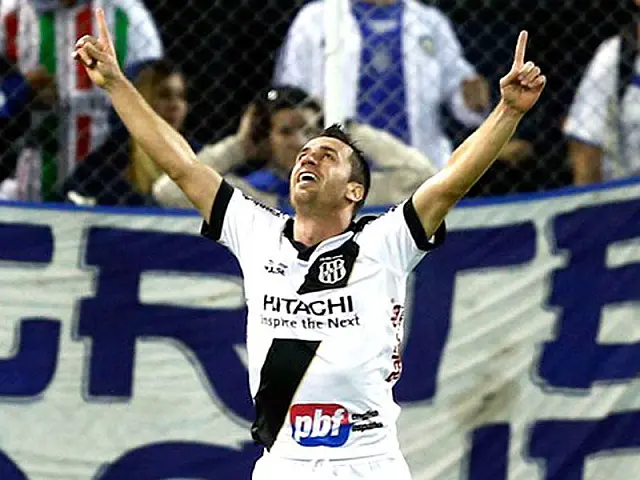 Ponte faz história, elimina o Vélez e terá o São Paulo pela frente nas semifinais