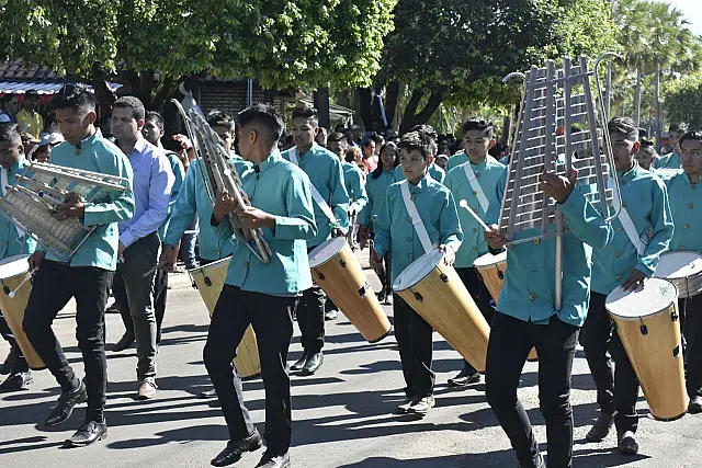 Desfile da Independência reúne 5 mil pessoas em comemoração aos 196 anos da Pátria