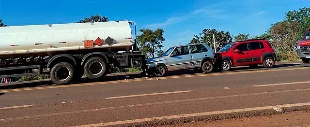 Engavetamento deixa trânsito lento próximo ao trevo de Capão Seco