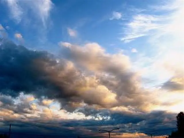 Domingo de céu claro e calor de até 37°C
