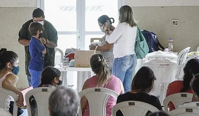 Doses pediátricas de Pfizer e Coronavc serão distribuídas com solicitações de municípios
