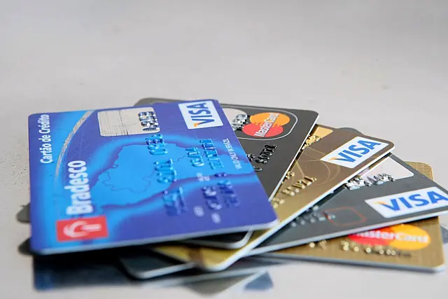 Limite para crédito rotativo reduz spread bancário para menor nível em dois anos