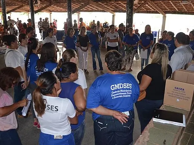 Beneficiários do 'Minha Casa Minha Vida' em Aquidauana assinam contratos