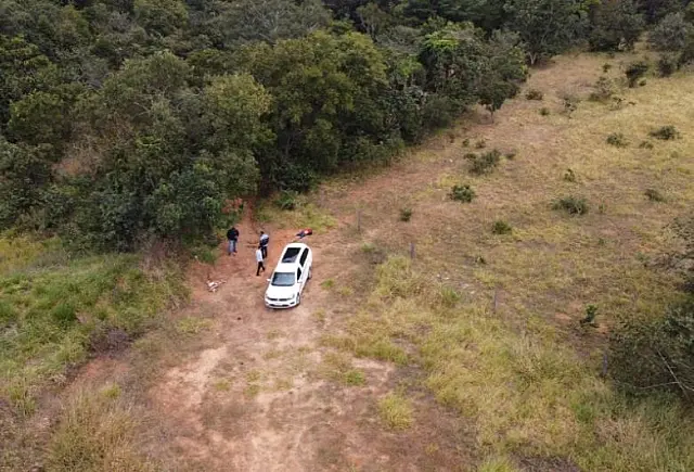 Rapaz que queimou pai e filha vivos é executado a tiros