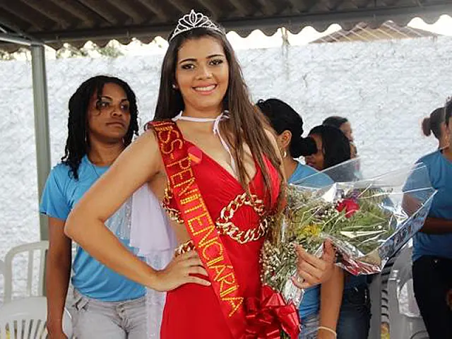 Reeducanda de 20 anos é eleita Miss Penitenciária 2013