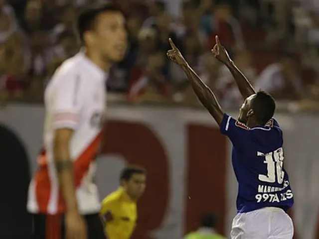 Cruzeiro mostra maturidade fora de casa e derrota o River Plate por 1 a 0