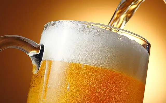 Homem bebe oito cervejas, tenta fugir sem pagar e acaba preso em Anastácio