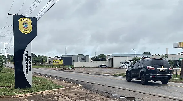 Homem é preso após tentar matar enteados e esposa a facadas