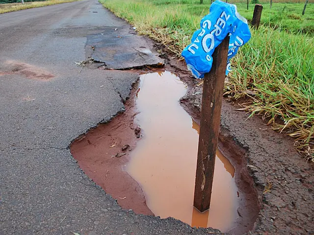 Felipe Orro pleiteia reforma na MS-450, entre Aquidauana e Camisão, e mais três rodovias
