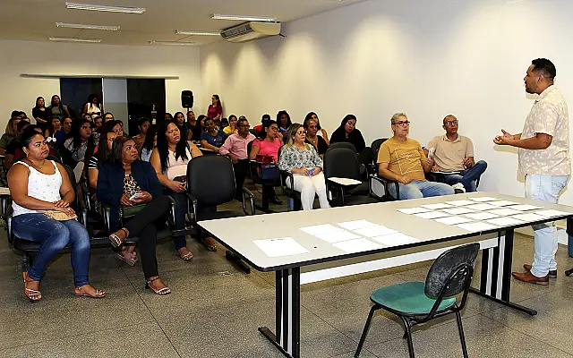 Certificados são entregues para alunos do Qualifica Corumbá