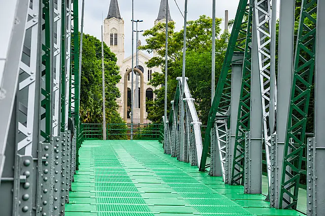 Sancionada lei que reforça proteção da Ponte Velha e limita tráfego de veículos pesados