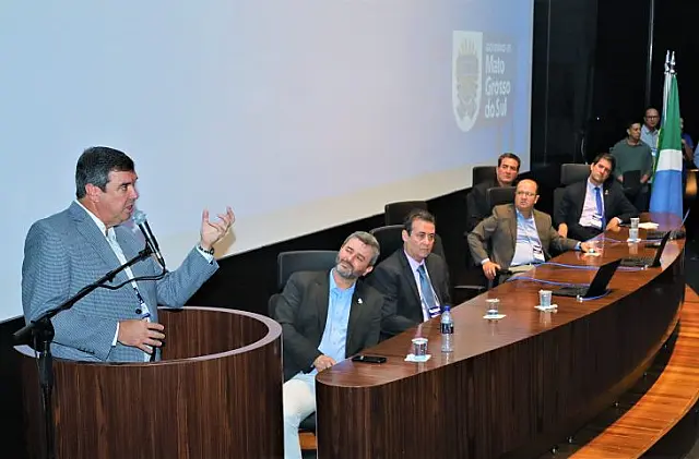 Governador defende uso da informação e inclusão digital para saúde de qualidade