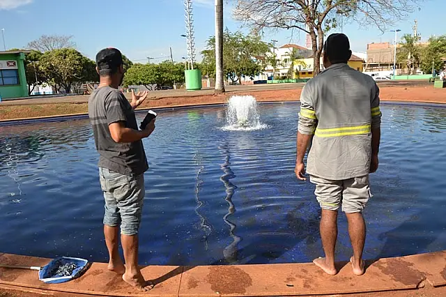 Chafariz passa por limpeza e reforma em comemoração ao aniversário da cidade